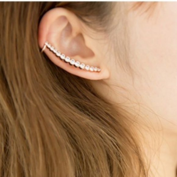 Henri Bendel Luxe Uptown Ear Cuff - Picture 6 of 6
